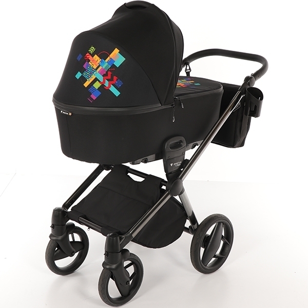 Детская коляска Invictus V-Plus 3 в 1 фото 2