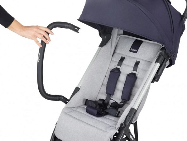 Детская прогулочная коляска Inglesina Quid 2021 с накидкой для ног фото 1