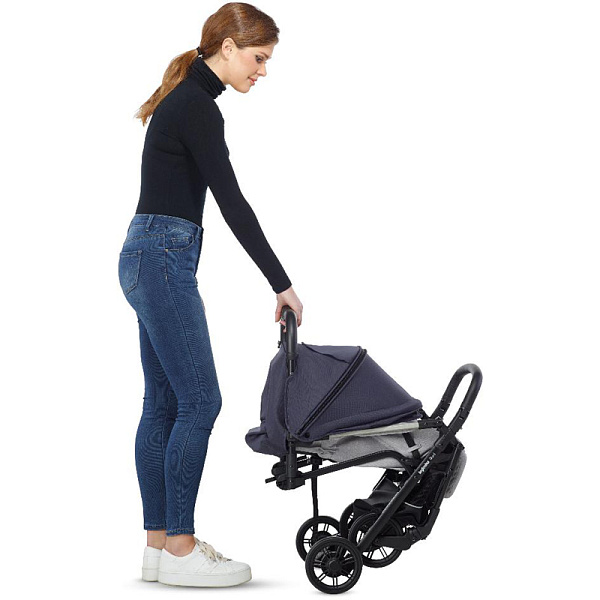 Детская прогулочная коляска Inglesina Quid с накидкой для ног фото 12