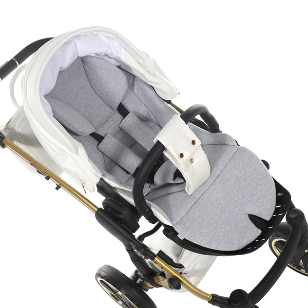 Детская коляска Junama Diamond Mirror Satin V2 3 в 1 на золотой раме фото 28