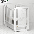 Детская кроватка Kitelli (Kito) Amore, поперечный маятник Детская кроватка Kitelli (Kito) Amore, поперечный маятник белый — Фото