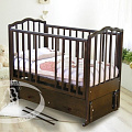 Кроватка детская Красная Звезда Можга Ангелина С 676 продольный маятник (Шоколад) — Фото